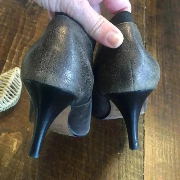 Donald J. Pliner | Brown Tillie Ankle Kitten Heel Metallic Bronze Boots/Booties - Picture 4 of 7